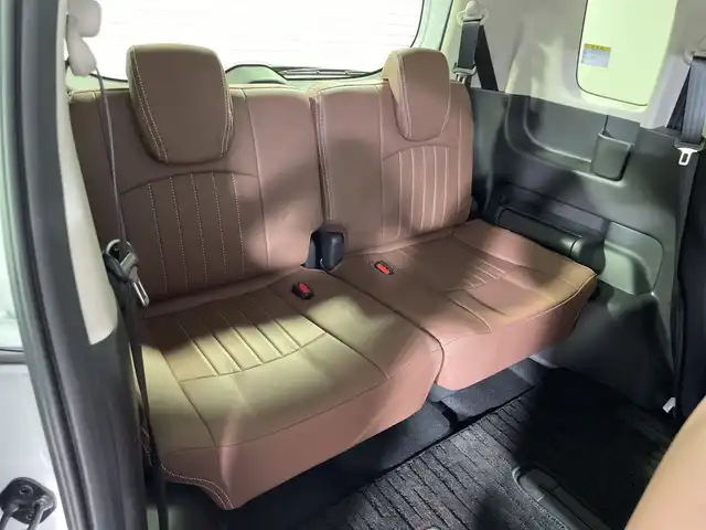 ホンダ フリード AIR 神奈川県 2024(令6)年 0.8万km プラチナホワイトパール 純正11インチナビゲーション/Bluetooth　フルセグ　SD　CD　DVD　USB/バックカメラ/両側パワースライドドア/電動サイドステップ/ホンダセンシング/衝突軽減ブレーキ（CMBS）/踏み間違い衝突軽減システム/急アクセル抑制機能/路外逸脱抑制機能/歩行者事故低減ステアリング/先行車発進お知らせ機能/標識認識機能/パーキングセンサーシステム/オートハイビーム/渋滞追従機能付アダプティブクルーズコントロール（ACC）/車線維持支援システム（LKAS）/トラフィックジャムアシスト（渋滞運転支援機能）/ブラインドスポットインフォメーション/社外ETC/純正前方ドライブレコーダー/純正フロアマット/ステアリングスイッチ/シートリフター/プッシュスタート/LEDヘッドライト/オートライト/純正15インチアルミホイール/純正ドアバイザー/スマートキー/電動格納ミラー/ウインカーミラー