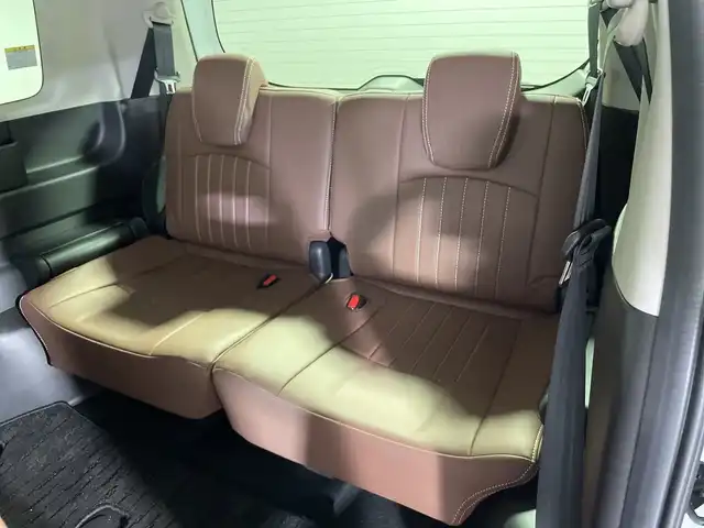 ホンダ フリード AIR 神奈川県 2024(令6)年 0.8万km プラチナホワイトパール 純正11インチナビゲーション/Bluetooth　フルセグ　SD　CD　DVD　USB/バックカメラ/両側パワースライドドア/電動サイドステップ/ホンダセンシング/衝突軽減ブレーキ（CMBS）/踏み間違い衝突軽減システム/急アクセル抑制機能/路外逸脱抑制機能/歩行者事故低減ステアリング/先行車発進お知らせ機能/標識認識機能/パーキングセンサーシステム/オートハイビーム/渋滞追従機能付アダプティブクルーズコントロール（ACC）/車線維持支援システム（LKAS）/トラフィックジャムアシスト（渋滞運転支援機能）/ブラインドスポットインフォメーション/社外ETC/純正前方ドライブレコーダー/純正フロアマット/ステアリングスイッチ/シートリフター/プッシュスタート/LEDヘッドライト/オートライト/純正15インチアルミホイール/純正ドアバイザー/スマートキー/電動格納ミラー/ウインカーミラー
