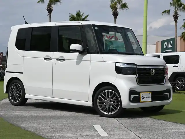ホンダ Ｎ ＢＯＸ カスタム ターボ 千葉県 2024(令6)年 0.7万km プラチナホワイトパール ホンダセンシング/・衝突軽減ブレーキ（CMBS）/・車線維持支援システム（LKAS）/・アダプティブクルーズコントロール（ACC）/・後方誤発進抑制機能/・誤発進抑制機能/両側パワースライドドア/ハーフレザーシート/前席シートヒーター/純正コネクトナビ/地デジTV/【Bluetooth接続】/バックカメラ/革巻きステアリング/ステアリングスイッチ/LEDヘッドライト/ウインカーミラー/コーナーセンサー/純正15インチアルミホイル/サイド/カーテンエアバッグ/Honda スマートキー