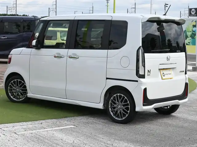 ホンダ Ｎ ＢＯＸ カスタム ターボ 千葉県 2024(令6)年 0.7万km プラチナホワイトパール ホンダセンシング/・衝突軽減ブレーキ（CMBS）/・車線維持支援システム（LKAS）/・アダプティブクルーズコントロール（ACC）/・後方誤発進抑制機能/・誤発進抑制機能/両側パワースライドドア/ハーフレザーシート/前席シートヒーター/純正コネクトナビ/地デジTV/【Bluetooth接続】/バックカメラ/革巻きステアリング/ステアリングスイッチ/LEDヘッドライト/ウインカーミラー/コーナーセンサー/純正15インチアルミホイル/サイド/カーテンエアバッグ/Honda スマートキー