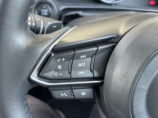 マツダ マツダ２ 15スポルト 静岡県 2025(令7)年 0.8万km スノーフレイクホワイトパールマイカ 純正ナビ/・ラジオ/フルセグTV/・Bluetooth/USB/スマホ連携/主要装備/・レーダークルーズコントロール　/・ドライブレコーダー　/・ＥＴＣ　/・ステアリングリモコン　/・全方位カメラ　/・レーンキープアシスト　/・アイドリングストップ　/・コーナーセンサー　/・パドルシフト　/・オートライト/・BSM/・プッシュスタート/・スマートキー/・ヘッドアップディスプレイ/・SOSコール