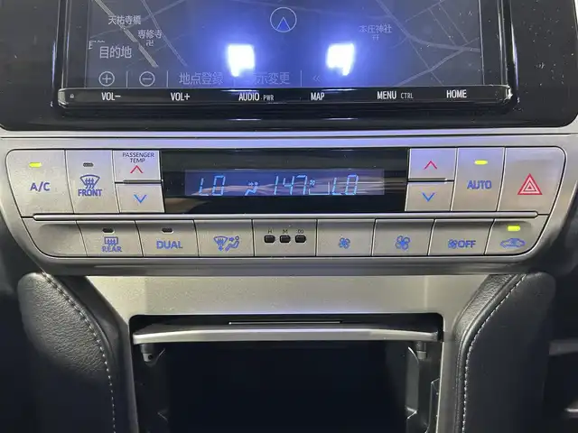 トヨタ ランドクルーザー プラド TX Lパッケージ 佐賀県 2023(令5)年 3万km ブラック 純正9インチナビ/フルセグTV/CD/DVD/Bluetooth/バックカメラ/サンルーフ/モデリスタエアロ/運転席・助手席サイドステップ/衝突被害軽減システム/レーダークルーズコントロール/レーンアシスト/ロードサインアシスト/先行車発進お知らせ機能/オートライト/オートマチックハイビーム/LEDヘッドライト/LEDフォグライト/クリアランスソナー/ビルトインETC/運転席・助手席シートヒーター/運転席・助手席エアシート/運転席・助手席パワーシート/レザーシート/ISOFIX対応/純正19インチアルミホイール/ルーフレール/４WD/純正フロアマット/スマートキー/スペアキー×１