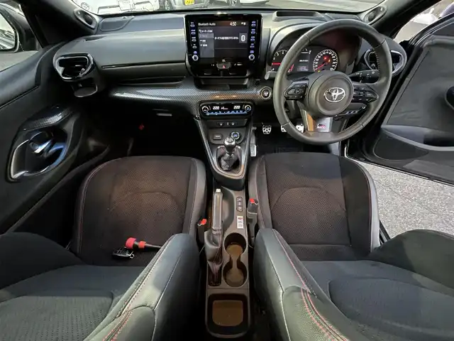 トヨタ ＧＲヤリス RZ ハイパフォーマンス 愛知県 2020(令2)年 2.8万km プレシャスブラックパール ワンオーナー/6速MT/スマートキー/プッシュスタート/純正ディスプレイオーディオナビ/BT/バックカメラ/ビルトインETC/純正18インチAW/GRレッドキャリパー/トヨタセーフティセンス/ブラインドスポットモニター/ヘッドアップディスプレイ/レーダークルーズコントロール/クリアランスソナー/アイドリングストップ/前後ドライブレコーダー/ハーフレザーシート/前席シートヒーター/純正フロアマット/社外18インチAW付きスタッドレスタイヤ×4車載/取説、保証書/スペアキー