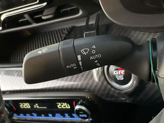 トヨタ ＧＲヤリス RZ ハイパフォーマンス 愛知県 2020(令2)年 2.8万km プレシャスブラックパール ワンオーナー/6速MT/スマートキー/プッシュスタート/純正ディスプレイオーディオナビ/BT/バックカメラ/ビルトインETC/純正18インチAW/GRレッドキャリパー/トヨタセーフティセンス/ブラインドスポットモニター/ヘッドアップディスプレイ/レーダークルーズコントロール/クリアランスソナー/アイドリングストップ/前後ドライブレコーダー/ハーフレザーシート/前席シートヒーター/純正フロアマット/社外18インチAW付きスタッドレスタイヤ×4車載/取説、保証書/スペアキー