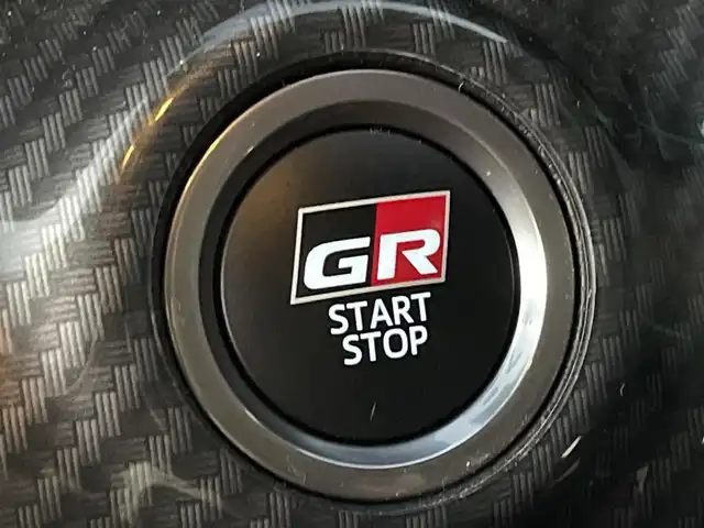 トヨタ ＧＲヤリス RZ ハイパフォーマンス 愛知県 2020(令2)年 2.8万km プレシャスブラックパール ワンオーナー/6速MT/スマートキー/プッシュスタート/純正ディスプレイオーディオナビ/BT/バックカメラ/ビルトインETC/純正18インチAW/GRレッドキャリパー/トヨタセーフティセンス/ブラインドスポットモニター/ヘッドアップディスプレイ/レーダークルーズコントロール/クリアランスソナー/アイドリングストップ/前後ドライブレコーダー/ハーフレザーシート/前席シートヒーター/純正フロアマット/社外18インチAW付きスタッドレスタイヤ×4車載/取説、保証書/スペアキー