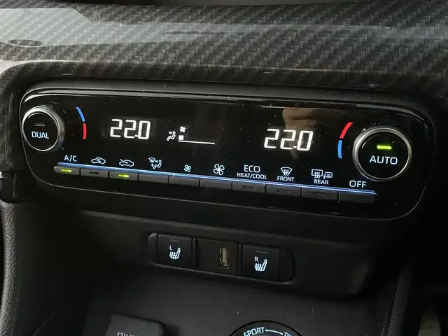 トヨタ ＧＲヤリス RZ ハイパフォーマンス 愛知県 2020(令2)年 2.8万km プレシャスブラックパール ワンオーナー/6速MT/スマートキー/プッシュスタート/純正ディスプレイオーディオナビ/BT/バックカメラ/ビルトインETC/純正18インチAW/GRレッドキャリパー/トヨタセーフティセンス/ブラインドスポットモニター/ヘッドアップディスプレイ/レーダークルーズコントロール/クリアランスソナー/アイドリングストップ/前後ドライブレコーダー/ハーフレザーシート/前席シートヒーター/純正フロアマット/社外18インチAW付きスタッドレスタイヤ×4車載/取説、保証書/スペアキー