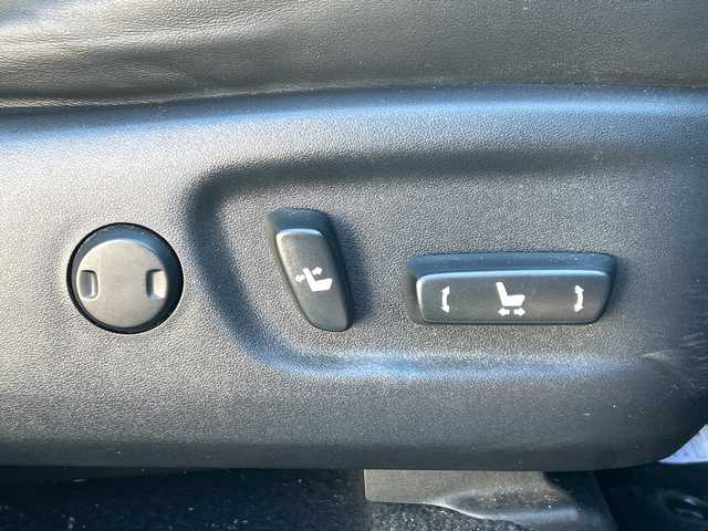 トヨタ ハリアー ハイブリッド プレミアム 茨城県 2014(平26)年 8.3万km スパークリングブラックパールクリスタルシャイン 純正ナビ/衝突軽減システム /バックカメラ /LEDヘッドライト /クルーズコントロール /パワーシート /スマートキー /ハーフレザーシート /純正アルミホイール /ETC /レーンキープアシスト /電動リアゲート