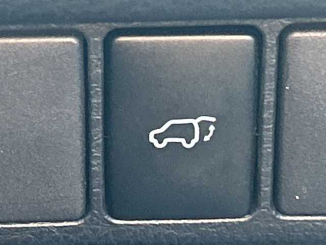 トヨタ ハリアー ハイブリッド プレミアム 茨城県 2014(平26)年 8.3万km スパークリングブラックパールクリスタルシャイン 純正ナビ/衝突軽減システム /バックカメラ /LEDヘッドライト /クルーズコントロール /パワーシート /スマートキー /ハーフレザーシート /純正アルミホイール /ETC /レーンキープアシスト /電動リアゲート