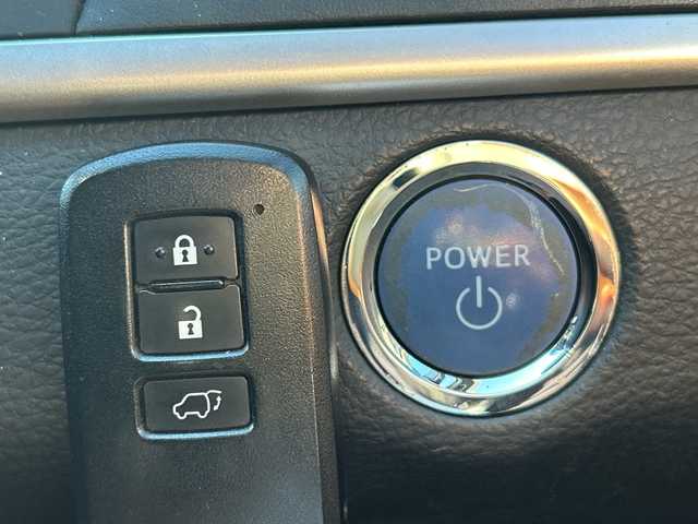 トヨタ ハリアー ハイブリッド プレミアム 茨城県 2014(平26)年 8.3万km スパークリングブラックパールクリスタルシャイン 純正ナビ/衝突軽減システム /バックカメラ /LEDヘッドライト /クルーズコントロール /パワーシート /スマートキー /ハーフレザーシート /純正アルミホイール /ETC /レーンキープアシスト /電動リアゲート