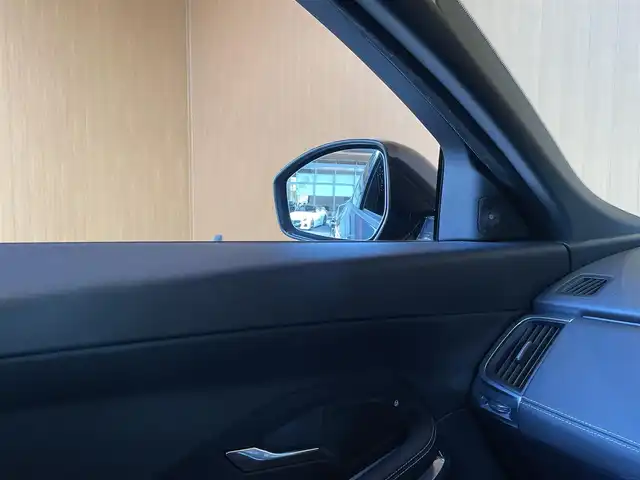 ジャガー Ｅペース R ダイナミック 愛知県 2019(令1)年 6.6万km ガンＭ 純正ナビ/360度カメラ/フルセグTV/Bluetooth/黒革シート/シートヒーター/ACC/レーンキープ/ブラインドスポット/ヘッドアップディスプレイ/パワーバックドア/純正20インチブラックアルミ/LEDヘッドライト/ETC