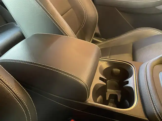 ジャガー Ｅペース R ダイナミック 愛知県 2019(令1)年 6.6万km ガンＭ 純正ナビ/360度カメラ/フルセグTV/Bluetooth/黒革シート/シートヒーター/ACC/レーンキープ/ブラインドスポット/ヘッドアップディスプレイ/パワーバックドア/純正20インチブラックアルミ/LEDヘッドライト/ETC