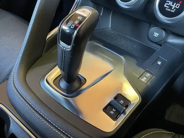 ジャガー Ｅペース R ダイナミック 愛知県 2019(令1)年 6.6万km ガンＭ 純正ナビ/360度カメラ/フルセグTV/Bluetooth/黒革シート/シートヒーター/ACC/レーンキープ/ブラインドスポット/ヘッドアップディスプレイ/パワーバックドア/純正20インチブラックアルミ/LEDヘッドライト/ETC