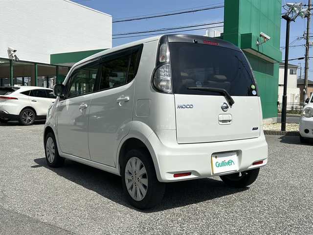 日産 モコ ドルチェX 大阪府 2014(平26)年 10.6万km スノーパールホワイト 純正メモリナビ/・AM/FM/CD/DVD/Bluetooth/・フルセグテレビ/アイドリングストップ/盗難防止装置/オートライト/オートエアコン/プッシュスタートボタン/スマートキー×2/ステアリングリモコン/純正14インチアルミホイール/12V充電器/純正フロアマット/ドアバイザー/保証書/取扱説明書