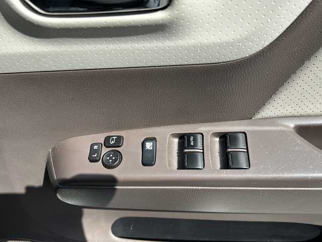 日産 モコ ドルチェX 大阪府 2014(平26)年 10.6万km スノーパールホワイト 純正メモリナビ/・AM/FM/CD/DVD/Bluetooth/・フルセグテレビ/アイドリングストップ/盗難防止装置/オートライト/オートエアコン/プッシュスタートボタン/スマートキー×2/ステアリングリモコン/純正14インチアルミホイール/12V充電器/純正フロアマット/ドアバイザー/保証書/取扱説明書