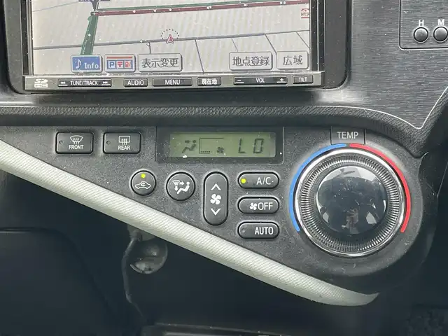 トヨタ アクア S 道央・札幌 2014(平26)年 10.1万km ブラックマイカ 寒冷地仕様/社外SDナビ/CD/DVD/SD/フルセグ/横滑り防止装置/バックカメラ/ETC/ワイパーデアイサー/ECOMODE/EVMODE/前席シートヒーター/ステアリングリモコン/nanoe/プッシュスタート/スマートキー/HIDヘッドライト/オートライト/ヘッドライトレベライザー/電動格納ミラー/ウィンカーミラー/純正フロアマット/ドアバイザー/純正エンジンスターター