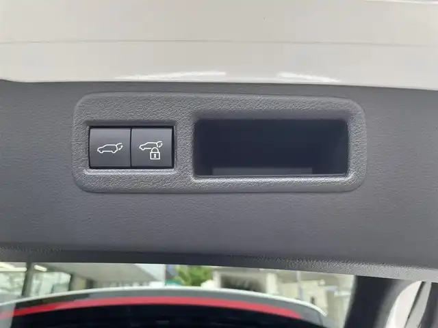 トヨタ ハリアー ハイブリッド Z レザーパッケージ 東京都 2020(令2)年 2.4万km ホワイトパールクリスタルシャイン 純正12.3型ナビ/　フルセグTV/Bluetooth/パノラミックビューモニター/衝突被害軽減/レーンキープ/レーダークルーズコントロール/オートマチックハイビーム/クリアランスソナー/デジタルインナーミラー/ヘッドアップディスプレイ/JBLサウンド/ブラインドスポットモニター/ビルトインETC2.0/レザーシート/パワーシート/シートヒーター/ベンチレーション/パワーバックドア/純正19インチアルミホイール/LEDヘッドライト/フォグランプ/オートライト/ハンドルヒーター/ステアリングスイッチ/プッシュスタート/スマートキー/電動格納ミラー/ウインカーミラー/横すべり防止/フロアマット/ドアバイザー/取扱説明書