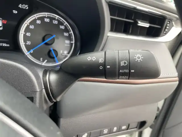 トヨタ ハリアー ハイブリッド Z レザーパッケージ 東京都 2020(令2)年 2.4万km ホワイトパールクリスタルシャイン 純正12.3型ナビ/　フルセグTV/Bluetooth/パノラミックビューモニター/衝突被害軽減/レーンキープ/レーダークルーズコントロール/オートマチックハイビーム/クリアランスソナー/デジタルインナーミラー/ヘッドアップディスプレイ/JBLサウンド/ブラインドスポットモニター/ビルトインETC2.0/レザーシート/パワーシート/シートヒーター/ベンチレーション/パワーバックドア/純正19インチアルミホイール/LEDヘッドライト/フォグランプ/オートライト/ハンドルヒーター/ステアリングスイッチ/プッシュスタート/スマートキー/電動格納ミラー/ウインカーミラー/横すべり防止/フロアマット/ドアバイザー/取扱説明書