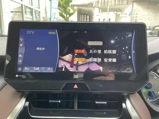トヨタ ハリアー ハイブリッド Z レザーパッケージ 東京都 2020(令2)年 2.4万km ホワイトパールクリスタルシャイン 純正12.3型ナビ/　フルセグTV/Bluetooth/パノラミックビューモニター/衝突被害軽減/レーンキープ/レーダークルーズコントロール/オートマチックハイビーム/クリアランスソナー/デジタルインナーミラー/ヘッドアップディスプレイ/JBLサウンド/ブラインドスポットモニター/ビルトインETC2.0/レザーシート/パワーシート/シートヒーター/ベンチレーション/パワーバックドア/純正19インチアルミホイール/LEDヘッドライト/フォグランプ/オートライト/ハンドルヒーター/ステアリングスイッチ/プッシュスタート/スマートキー/電動格納ミラー/ウインカーミラー/横すべり防止/フロアマット/ドアバイザー/取扱説明書
