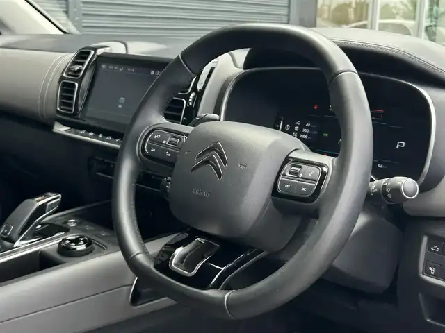 シトロエン シトロエン Ｃ５ エアクロス シャイン ブルーHDi 茨城県 2021(令3)年 3.8万km グレー 衝突軽減Ｂ　/ＡＣＣ　/レーンアシスト　/ＢＳＭ　/バック／サイドビューカメラ　/パーキングセンサー　/アンビエンスライト　/半革　/ＰＷシート　/ＰＷテールゲート　/ＣａｒＰｌａｙ　/ＢＴ　/ＵＳＢ　/ワイヤレス充電　/ＥＴＣ/ルーフレール/禁煙車