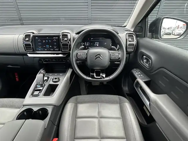 シトロエン シトロエン Ｃ５ エアクロス シャイン ブルーHDi 茨城県 2021(令3)年 3.8万km グレー 衝突軽減Ｂ　/ＡＣＣ　/レーンアシスト　/ＢＳＭ　/バック／サイドビューカメラ　/パーキングセンサー　/アンビエンスライト　/半革　/ＰＷシート　/ＰＷテールゲート　/ＣａｒＰｌａｙ　/ＢＴ　/ＵＳＢ　/ワイヤレス充電　/ＥＴＣ/ルーフレール/禁煙車