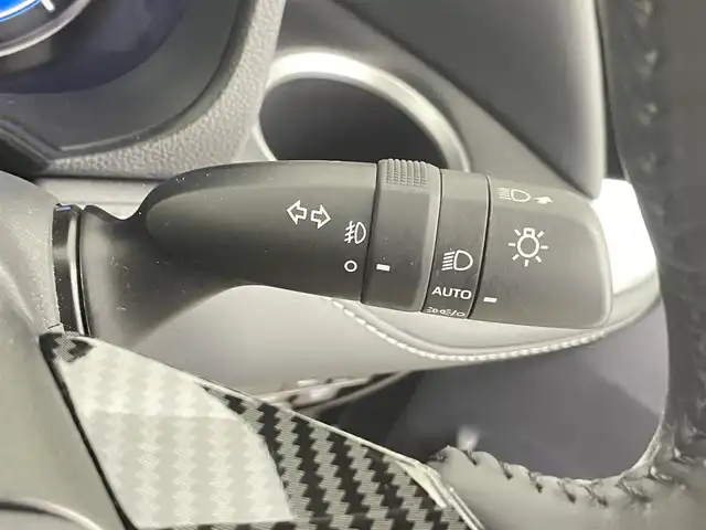 トヨタ ノア ハイブリッド S－Z 千葉県 2023(令5)年 3.8万km ホワイトパールクリスタルシャイン 禁煙車/トヨタセーフティーセンス/・プリクラッシュセーフティー/・レーンディパーチャーアラート/・レーダークルーズコントロール/・ロードサインアシスト/・ドライバー異常時対応システム/両側パワースライドドア/純正10.5インチディスプレイオーディオ/CD/DVD/Bluetooth/フルセグ/バックカメラ/デジタルインナーミラー/LEDオートライト/シートヒーター/純正17インチアルミホイール/オートエアコン/アイドリングストップ/プッシュスタート/スマートキー/取扱説明書/保証書