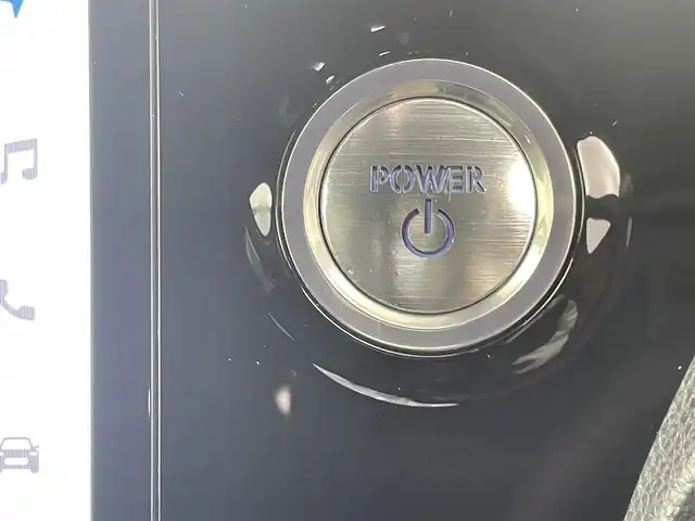 トヨタ ノア ハイブリッド S－Z 千葉県 2023(令5)年 3.8万km ホワイトパールクリスタルシャイン 禁煙車/トヨタセーフティーセンス/・プリクラッシュセーフティー/・レーンディパーチャーアラート/・レーダークルーズコントロール/・ロードサインアシスト/・ドライバー異常時対応システム/両側パワースライドドア/純正10.5インチディスプレイオーディオ/CD/DVD/Bluetooth/フルセグ/バックカメラ/デジタルインナーミラー/LEDオートライト/シートヒーター/純正17インチアルミホイール/オートエアコン/アイドリングストップ/プッシュスタート/スマートキー/取扱説明書/保証書