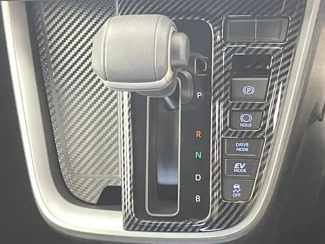 トヨタ ノア ハイブリッド S－Z 千葉県 2023(令5)年 3.8万km ホワイトパールクリスタルシャイン 禁煙車/トヨタセーフティーセンス/・プリクラッシュセーフティー/・レーンディパーチャーアラート/・レーダークルーズコントロール/・ロードサインアシスト/・ドライバー異常時対応システム/両側パワースライドドア/純正10.5インチディスプレイオーディオ/CD/DVD/Bluetooth/フルセグ/バックカメラ/デジタルインナーミラー/LEDオートライト/シートヒーター/純正17インチアルミホイール/オートエアコン/アイドリングストップ/プッシュスタート/スマートキー/取扱説明書/保証書