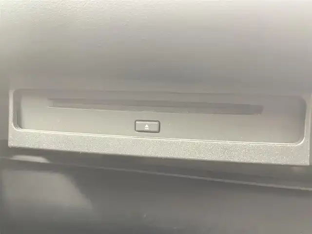 トヨタ ノア ハイブリッド S－Z 千葉県 2023(令5)年 3.8万km ホワイトパールクリスタルシャイン 禁煙車/トヨタセーフティーセンス/・プリクラッシュセーフティー/・レーンディパーチャーアラート/・レーダークルーズコントロール/・ロードサインアシスト/・ドライバー異常時対応システム/両側パワースライドドア/純正10.5インチディスプレイオーディオ/CD/DVD/Bluetooth/フルセグ/バックカメラ/デジタルインナーミラー/LEDオートライト/シートヒーター/純正17インチアルミホイール/オートエアコン/アイドリングストップ/プッシュスタート/スマートキー/取扱説明書/保証書