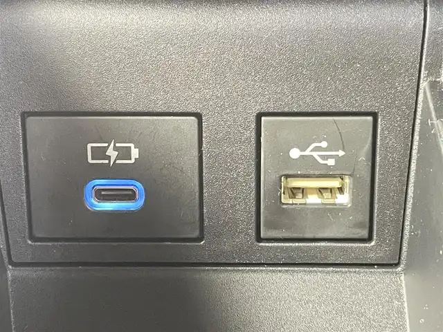 トヨタ ノア ハイブリッド S－Z 千葉県 2023(令5)年 3.8万km ホワイトパールクリスタルシャイン 禁煙車/トヨタセーフティーセンス/・プリクラッシュセーフティー/・レーンディパーチャーアラート/・レーダークルーズコントロール/・ロードサインアシスト/・ドライバー異常時対応システム/両側パワースライドドア/純正10.5インチディスプレイオーディオ/CD/DVD/Bluetooth/フルセグ/バックカメラ/デジタルインナーミラー/LEDオートライト/シートヒーター/純正17インチアルミホイール/オートエアコン/アイドリングストップ/プッシュスタート/スマートキー/取扱説明書/保証書