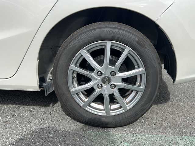 ホンダ フィット 13G L ホンダセンシング 埼玉県 2018(平30)年 5.4万km プレミアムホワイトパールⅡ ホンダセンシング/ ・衝突軽減ブレーキ/ ・誤発進抑制機能/ ・車線維持支援システム/ ・先行車発進お知らせ機能/ ・標識認識機能/純正メモリーナビゲーション(VXM-184VFi)/(AM/FM/CD/DVD/BT/USB/フルセグＴＶ)/バックカメラ/社外前後ドライブレコーダー(DRY-TW7550d)/ビルトインＥＴＣ/追従型クルーズコントロール/ＬＥＤヘッドライト/オートライト/フォグランプ/純正フロアマット/ドアバイザー/スペアキー１ヶ/保証書