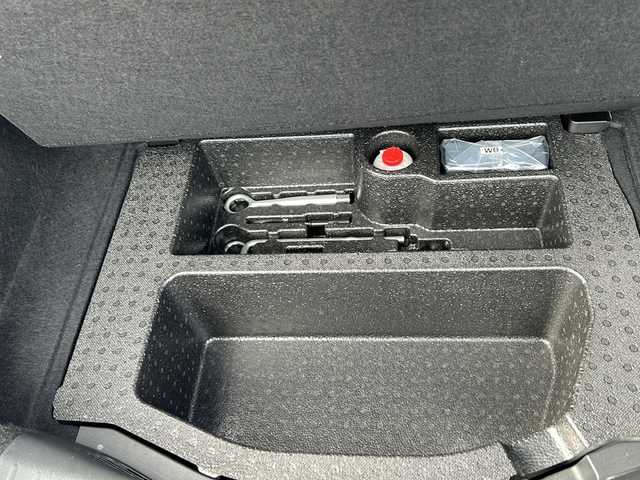 ホンダ フィット 13G L ホンダセンシング 埼玉県 2018(平30)年 5.4万km プレミアムホワイトパールⅡ ホンダセンシング/ ・衝突軽減ブレーキ/ ・誤発進抑制機能/ ・車線維持支援システム/ ・先行車発進お知らせ機能/ ・標識認識機能/純正メモリーナビゲーション(VXM-184VFi)/(AM/FM/CD/DVD/BT/USB/フルセグＴＶ)/バックカメラ/社外前後ドライブレコーダー(DRY-TW7550d)/ビルトインＥＴＣ/追従型クルーズコントロール/ＬＥＤヘッドライト/オートライト/フォグランプ/純正フロアマット/ドアバイザー/スペアキー１ヶ/保証書