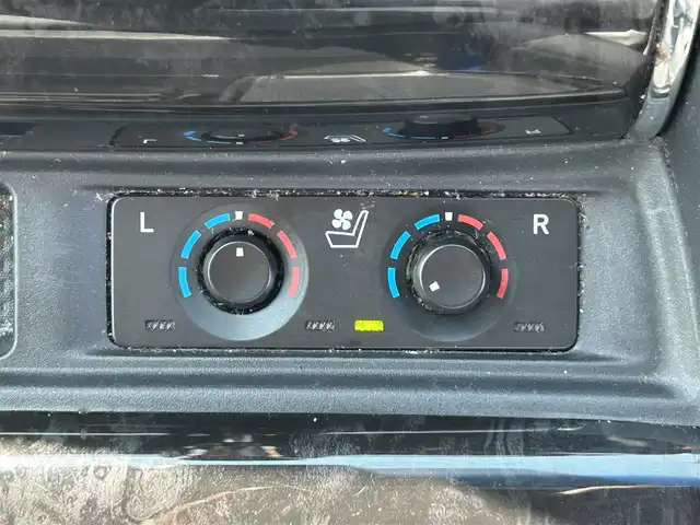 トヨタ アルファード S Cパッケージ 愛媛県 2021(令3)年 3.1万km ホワイトパールクリスタルシャイン Wサンルーフ/純正9型ナビ(AM/FM/CD/DVD/BT/フルセグTV)/純正12型フリップダウンモニター/両側電動パワースライドドア/バックカメラ/黒革シート/前席パワーシート/シートヒーター/シートベンチレーション/シートメモリー機能/トヨタセーフティセンス/レーダークルーズコントロール/衝突被害軽減装置/車線逸脱防止装置/クリアランスソナー/ステアリングヒーター/電動リアゲート/ETC/3眼LEDヘッドライト/電動パーキングブレーキ/Autohold機能/ステアリングリモコン/現状サマー(純正AW)(235/50/R18)/TOYOTIRES TRANPATH MP7