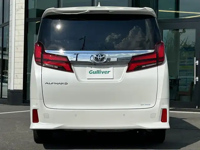トヨタ アルファード S Cパッケージ 愛媛県 2021(令3)年 3.1万km ホワイトパールクリスタルシャイン Wサンルーフ/純正9型ナビ(AM/FM/CD/DVD/BT/フルセグTV)/純正12型フリップダウンモニター/両側電動パワースライドドア/バックカメラ/黒革シート/前席パワーシート/シートヒーター/シートベンチレーション/シートメモリー機能/トヨタセーフティセンス/レーダークルーズコントロール/衝突被害軽減装置/車線逸脱防止装置/クリアランスソナー/ステアリングヒーター/電動リアゲート/ETC/3眼LEDヘッドライト/電動パーキングブレーキ/Autohold機能/ステアリングリモコン/現状サマー(純正AW)(235/50/R18)/TOYOTIRES TRANPATH MP7