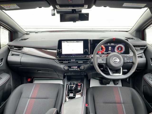 日産 オーラ ニスモ 山形県 2021(令3)年 1.8万km ガーネットレッド/スーパーブラック 2トーン 禁煙車/360°セーフティアシスト（全方位運転支援システム）/・プロパイロット/・エマージェンシーブレーキ/・標識検知機能/・車線逸脱警報（LDW）/・側方車両検知警報（BSW）/・後退時車両検知警報（RCTA）/・ふらつき警報（DA）/アラウンドビューモニター/インテリジェントパーキングアシスト（IPA）/フルエアロ/純正ナビ/（フルセグ/BT/HDMI/USB）/インテリジェントルームミラー/置くだけ充電/ビルトインETC/LEDヘッドライト/電動パーキングブレーキ/オートホールド/17インチ純正AW/純正フロアマット/スマートキー/プッシュスタート