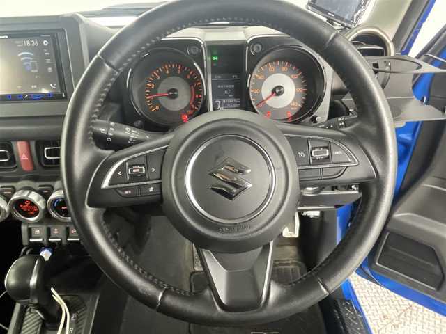 スズキ ジムニー XC 道央・札幌 2019(平31)年 3.2万km ブリスクブルーメタリック/ブラック2トーンルーフ ・４WD/・衝突被害軽減ブレーキ/・レーンキープアシスト/・オートハイビーム/・クルーズコントロール/・ダウンヒルアシスト/・シートヒーター/・アイドリングストップ/・社外ディスプレイオーディオ/・バックカメラ/・Bluetooth/・CD/DVD/・ETC/・ドライブレコーダー/・LEDヘッドライト/・純正マッドフラップ/・スマートキー/・プッシュスタート/・横滑り防止装置/・電格ミラー/・全席シートカバー