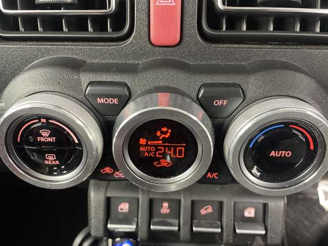 スズキ ジムニー XC 道央・札幌 2019(平31)年 3.2万km ブリスクブルーメタリック/ブラック2トーンルーフ ・４WD/・衝突被害軽減ブレーキ/・レーンキープアシスト/・オートハイビーム/・クルーズコントロール/・ダウンヒルアシスト/・シートヒーター/・アイドリングストップ/・社外ディスプレイオーディオ/・バックカメラ/・Bluetooth/・CD/DVD/・ETC/・ドライブレコーダー/・LEDヘッドライト/・純正マッドフラップ/・スマートキー/・プッシュスタート/・横滑り防止装置/・電格ミラー/・全席シートカバー