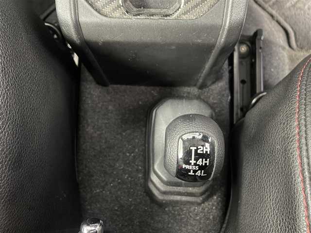 スズキ ジムニー XC 道央・札幌 2019(平31)年 3.2万km ブリスクブルーメタリック/ブラック2トーンルーフ ・４WD/・衝突被害軽減ブレーキ/・レーンキープアシスト/・オートハイビーム/・クルーズコントロール/・ダウンヒルアシスト/・シートヒーター/・アイドリングストップ/・社外ディスプレイオーディオ/・バックカメラ/・Bluetooth/・CD/DVD/・ETC/・ドライブレコーダー/・LEDヘッドライト/・純正マッドフラップ/・スマートキー/・プッシュスタート/・横滑り防止装置/・電格ミラー/・全席シートカバー