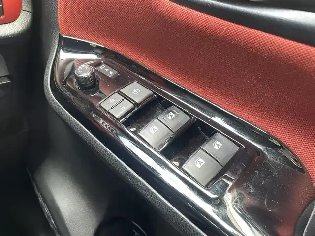 トヨタ ヴォクシー ZS 埼玉県 2017(平29)年 6.6万km ブラッキッシュアゲハガラスフレーク /純正9型メモリナビ//フルセグTV//バックカメラ//CD/DVD/Bluetooth//両側パワースライドドア//クルーズコントロール//ビルトインETC2.0//スマートキーx2//LEDヘッドライト//PCS 衝突軽減ブレーキ//LDA 車線逸脱警報//W.サイドエアバッグ//カーテン.ニーエアバッグ//ABS//横滑り防止装置//アイドリングSTOP//革巻きステアリング//オートライト//オートハイビーム//LEDフォグランプ//プライバシーガラス//ドアバイザー//純正16インチAW//新車時保証書//取扱説明書//ナビ取説