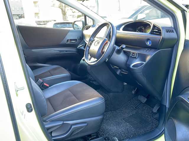 トヨタ シエンタ ハイブリッド G クエロ 東京都 2021(令3)年 3.5万km ブラックマイカ/エアーイエロー 2トーン ワンオーナー/純正メモリーナビ(MSZT-Y68T)/フルセグTV/CD/DVD/Bluetooth/SD/FM/AM/バックカメラ　ETC2.0/前後ろドライブレコーダー/両側パワースライドドア/プリクラッシュセーフティ/レーンディパーチャーアラート/パーキングサポートブレーキ/オートマチックハイビーム/先行車発進告知/前後クリアランスソナー/クルーズコントロール/ステアリングスイッチ/LEDヘッドライト/フォグランプ/オートライト/D/Nシートヒーター/ステアリングヒーター/スマートキー×２/前席、荷室100V電源/新車時保証書　取扱説明書/純正15インチアルミ