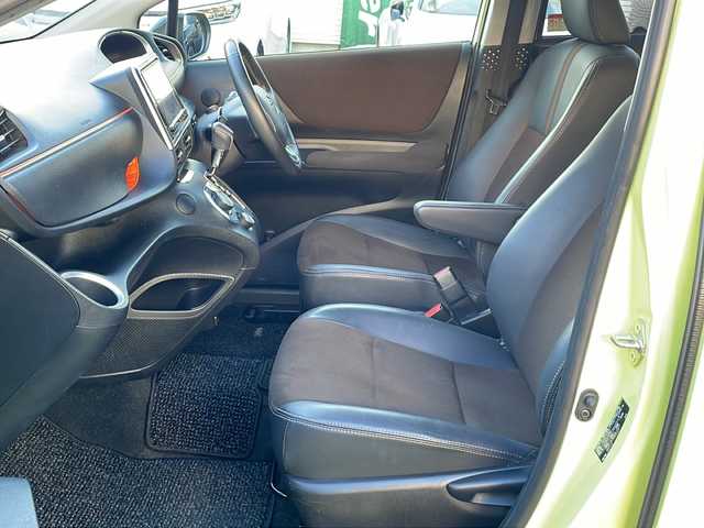 トヨタ シエンタ ハイブリッド G クエロ 東京都 2021(令3)年 3.5万km ブラックマイカ/エアーイエロー 2トーン ワンオーナー/純正メモリーナビ(MSZT-Y68T)/フルセグTV/CD/DVD/Bluetooth/SD/FM/AM/バックカメラ　ETC2.0/前後ろドライブレコーダー/両側パワースライドドア/プリクラッシュセーフティ/レーンディパーチャーアラート/パーキングサポートブレーキ/オートマチックハイビーム/先行車発進告知/前後クリアランスソナー/クルーズコントロール/ステアリングスイッチ/LEDヘッドライト/フォグランプ/オートライト/D/Nシートヒーター/ステアリングヒーター/スマートキー×２/前席、荷室100V電源/新車時保証書　取扱説明書/純正15インチアルミ