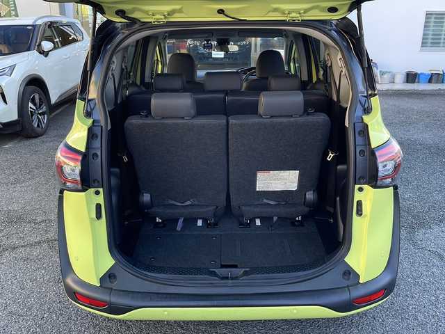 トヨタ シエンタ ハイブリッド G クエロ 東京都 2021(令3)年 3.5万km ブラックマイカ/エアーイエロー 2トーン ワンオーナー/純正メモリーナビ(MSZT-Y68T)/フルセグTV/CD/DVD/Bluetooth/SD/FM/AM/バックカメラ　ETC2.0/前後ろドライブレコーダー/両側パワースライドドア/プリクラッシュセーフティ/レーンディパーチャーアラート/パーキングサポートブレーキ/オートマチックハイビーム/先行車発進告知/前後クリアランスソナー/クルーズコントロール/ステアリングスイッチ/LEDヘッドライト/フォグランプ/オートライト/D/Nシートヒーター/ステアリングヒーター/スマートキー×２/前席、荷室100V電源/新車時保証書　取扱説明書/純正15インチアルミ