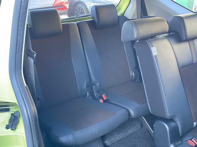 トヨタ シエンタ ハイブリッド G クエロ 東京都 2021(令3)年 3.5万km ブラックマイカ/エアーイエロー 2トーン ワンオーナー/純正メモリーナビ(MSZT-Y68T)/フルセグTV/CD/DVD/Bluetooth/SD/FM/AM/バックカメラ　ETC2.0/前後ろドライブレコーダー/両側パワースライドドア/プリクラッシュセーフティ/レーンディパーチャーアラート/パーキングサポートブレーキ/オートマチックハイビーム/先行車発進告知/前後クリアランスソナー/クルーズコントロール/ステアリングスイッチ/LEDヘッドライト/フォグランプ/オートライト/D/Nシートヒーター/ステアリングヒーター/スマートキー×２/前席、荷室100V電源/新車時保証書　取扱説明書/純正15インチアルミ