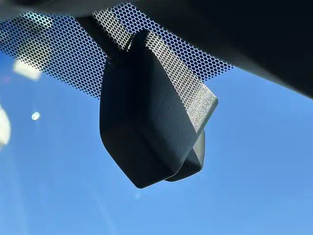 トヨタ ハリアー プレミアム スタイルアッシュ 愛媛県 2016(平28)年 8.4万km ホワイトパールクリスタルシャイン ディーラーオプション純正ナビ/BT/AM・FM/CD/DVD/フルセグTV/ETC/前方ドライブレコーダー/バックカメラ/クルーズコントロール/レーンキープアシスト/衝突軽減システム/横滑り防止装置/ステアリングスイッチ/D+N席パワーシート・シートヒーター/モデリスタエアロパーツ/アルパインツイータ－/純正フロアマット/純正アルミホイール