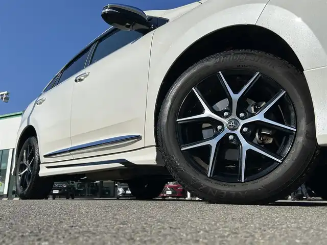 トヨタ ハリアー プレミアム スタイルアッシュ 愛媛県 2016(平28)年 8.4万km ホワイトパールクリスタルシャイン ディーラーオプション純正ナビ/BT/AM・FM/CD/DVD/フルセグTV/ETC/前方ドライブレコーダー/バックカメラ/クルーズコントロール/レーンキープアシスト/衝突軽減システム/横滑り防止装置/ステアリングスイッチ/D+N席パワーシート・シートヒーター/モデリスタエアロパーツ/アルパインツイータ－/純正フロアマット/純正アルミホイール