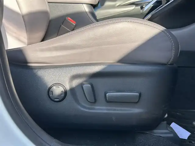 トヨタ ハリアー プレミアム スタイルアッシュ 愛媛県 2016(平28)年 8.4万km ホワイトパールクリスタルシャイン ディーラーオプション純正ナビ/BT/AM・FM/CD/DVD/フルセグTV/ETC/前方ドライブレコーダー/バックカメラ/クルーズコントロール/レーンキープアシスト/衝突軽減システム/横滑り防止装置/ステアリングスイッチ/D+N席パワーシート・シートヒーター/モデリスタエアロパーツ/アルパインツイータ－/純正フロアマット/純正アルミホイール