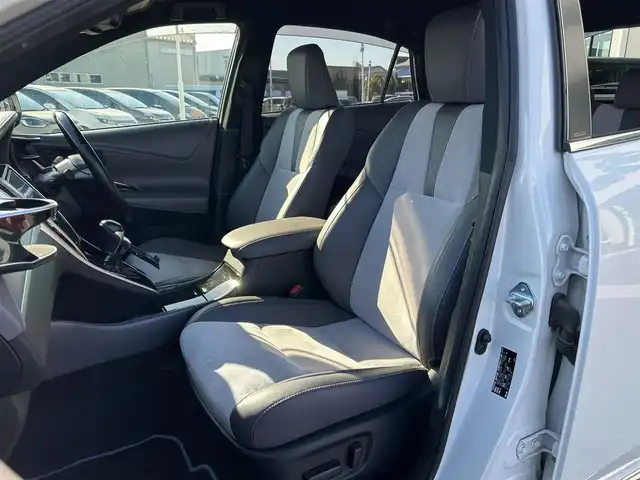 トヨタ ハリアー プレミアム スタイルアッシュ 愛媛県 2016(平28)年 8.4万km ホワイトパールクリスタルシャイン ディーラーオプション純正ナビ/BT/AM・FM/CD/DVD/フルセグTV/ETC/前方ドライブレコーダー/バックカメラ/クルーズコントロール/レーンキープアシスト/衝突軽減システム/横滑り防止装置/ステアリングスイッチ/D+N席パワーシート・シートヒーター/モデリスタエアロパーツ/アルパインツイータ－/純正フロアマット/純正アルミホイール