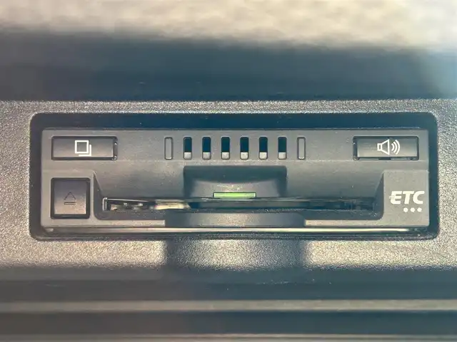 トヨタ ハリアー プレミアム スタイルアッシュ 愛媛県 2016(平28)年 8.4万km ホワイトパールクリスタルシャイン ディーラーオプション純正ナビ/BT/AM・FM/CD/DVD/フルセグTV/ETC/前方ドライブレコーダー/バックカメラ/クルーズコントロール/レーンキープアシスト/衝突軽減システム/横滑り防止装置/ステアリングスイッチ/D+N席パワーシート・シートヒーター/モデリスタエアロパーツ/アルパインツイータ－/純正フロアマット/純正アルミホイール