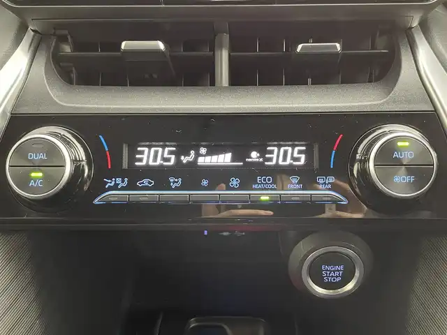 トヨタ ハリアー G 道央・札幌 2022(令4)年 5.6万km プレシャスブラックパール ・4WD/・寒冷地仕様/・純正ディスプレイオーディオ（コネクティッドナビ）/　Miracast/BT/USB/AUX/フルセグTV/・ステアリングスイッチ/・バックカメラ/・ビルトインETC/・純正エンジンスターター/・デジタルインナーミラー/・トヨタセーフティセンス/　PCS/PKSB/LTA/RSA/　先行車発進告知/後退速度抑制/・クリアランスソナー前後/・レーダークルーズコントロール/・横滑り防止装置/・電動パーキングブレーキ/・オートブレーキホールド/・MTモード付AT/・DRIVEモード切替/・オートマチックハイビーム/・オートライト/・LEDヘッドライト/・LEDフォグランプ/・リヤフォグランプ/・ドアミラーウィンカー/・ミラーヒーター/・オートリトラクタブルミラー/・パワーバックドア/・ハーフレザーシート/・D+N席パワーシート/・純正１８インチAW/・純正フロアマット/・ドアバイザー/・プッシュスタート/・スマートキー/・スペアキー/・取/保