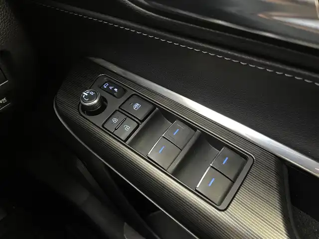 トヨタ ハリアー G 道央・札幌 2022(令4)年 5.6万km プレシャスブラックパール ・4WD/・寒冷地仕様/・純正ディスプレイオーディオ（コネクティッドナビ）/　Miracast/BT/USB/AUX/フルセグTV/・ステアリングスイッチ/・バックカメラ/・ビルトインETC/・純正エンジンスターター/・デジタルインナーミラー/・トヨタセーフティセンス/　PCS/PKSB/LTA/RSA/　先行車発進告知/後退速度抑制/・クリアランスソナー前後/・レーダークルーズコントロール/・横滑り防止装置/・電動パーキングブレーキ/・オートブレーキホールド/・MTモード付AT/・DRIVEモード切替/・オートマチックハイビーム/・オートライト/・LEDヘッドライト/・LEDフォグランプ/・リヤフォグランプ/・ドアミラーウィンカー/・ミラーヒーター/・オートリトラクタブルミラー/・パワーバックドア/・ハーフレザーシート/・D+N席パワーシート/・純正１８インチAW/・純正フロアマット/・ドアバイザー/・プッシュスタート/・スマートキー/・スペアキー/・取/保