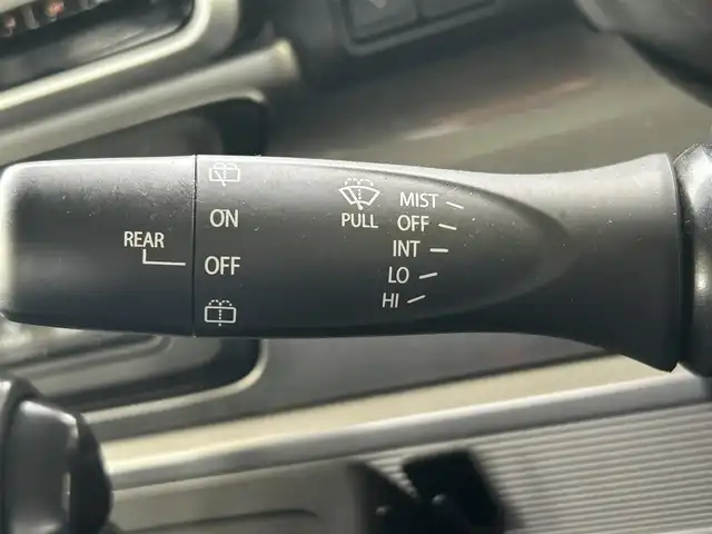 スズキ スペーシア ギア HYBRID XZ 福島県 2019(平31)年 3.4万km アクティブイエロー/ガンメタリック2トーン ・純正サイドデカール/・純正ナビ(CN-RZ843)/(DVD/CD/Bluetooth/ワンセグTV/SD)/・全方位モニター/・ETC/・前方ドライブレコーダー/・両側パワースライドドア/・デュアルセンサーブレーキサポート/・車線維持支援機能/・オートライト/・LEDヘッドライト/・シートヒーター/・ルーフレール/・スマートキー/・プッシュスタート/・純正14インチアルミホイール/・純正ゴムマット